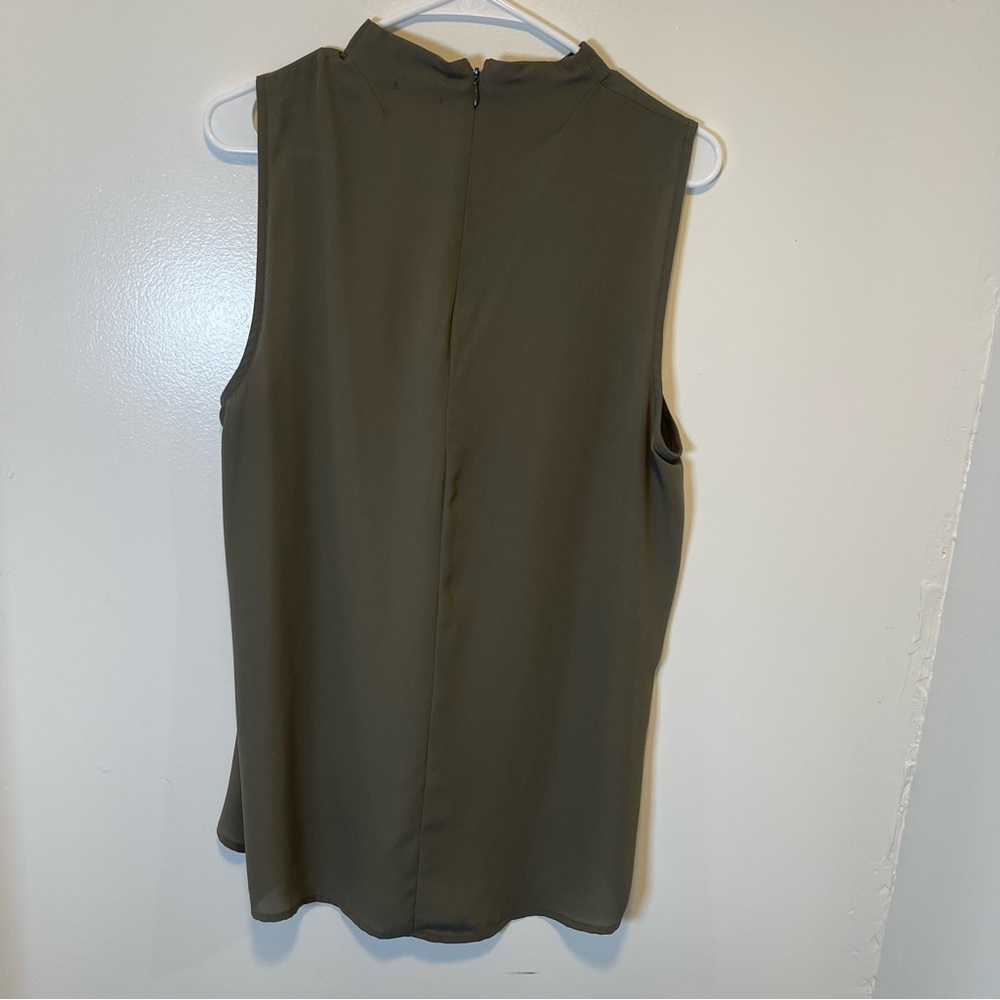 Love, Fire Sleeveless‎ Olive Green Top women’s size medium - Picture 2 of 3